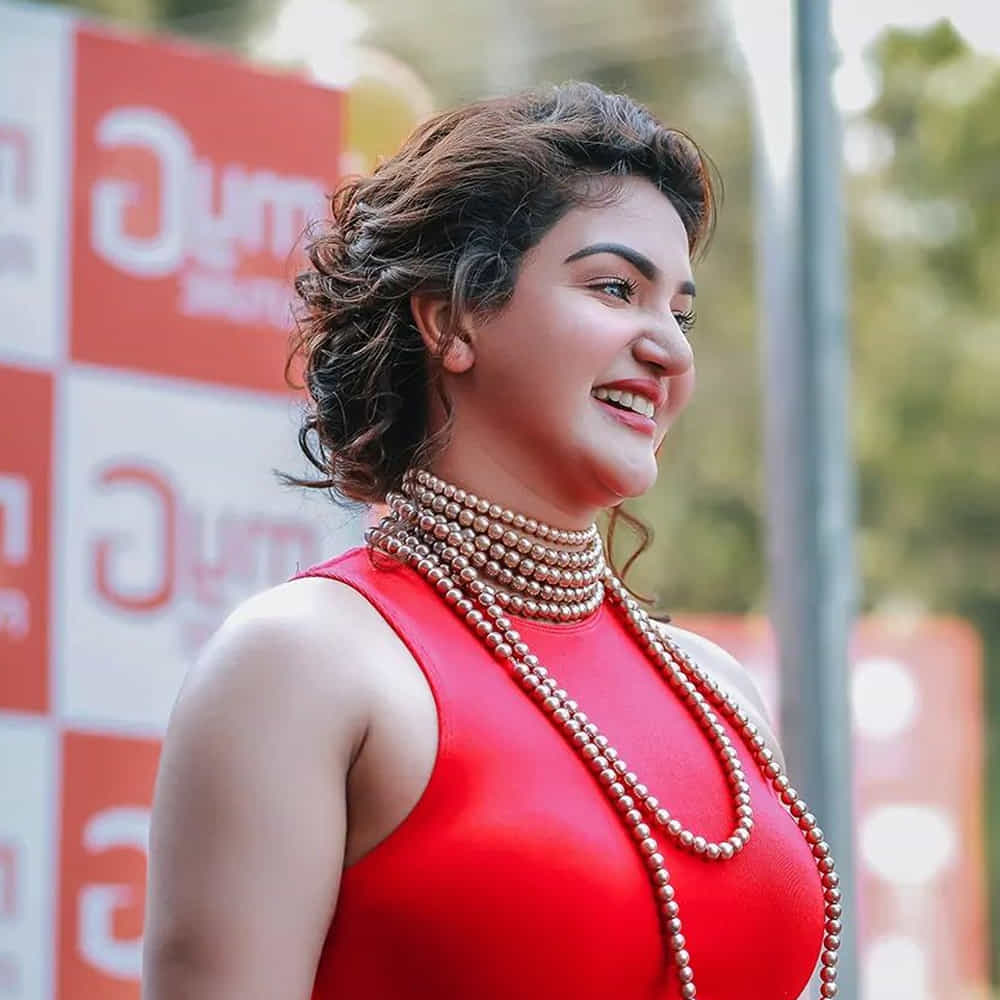 వీరసింహారెడ్డి మూవీతో తెలుగులో ఎంట్రీ ఇచ్చిన మలయాళీ ముద్దుగుమ్మ 'హనీ రోజ్'. ఒక్క సినిమాతోనే తన అందం, అభినయంతో అందరి చూపు తనవైపు తిప్పుకుంది ఓ ముద్దుగుమ్మ.అందం సైతం అసూయ పడేట్టుగా ఉన్న ఆ ముద్దుగుమ్మ వావ్ ఫొటోస్