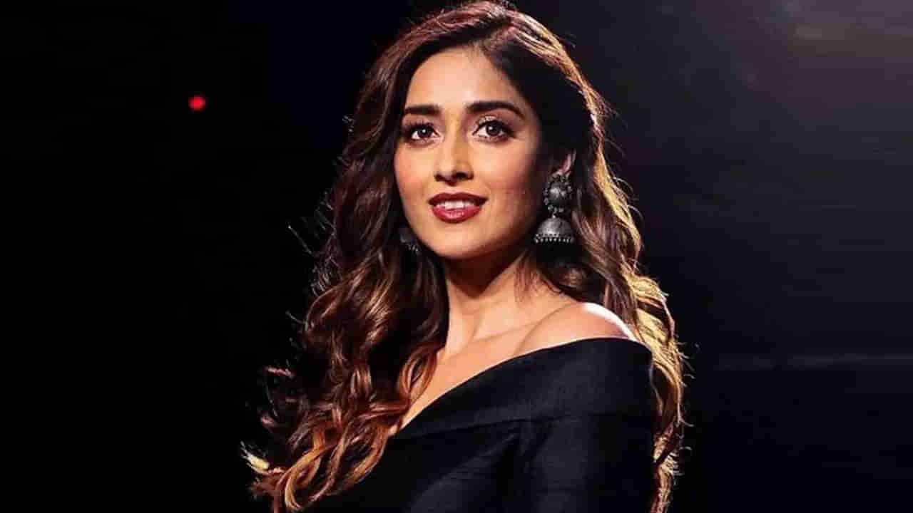 Ileana D Cruz: ఇలియానను ఇండస్ట్రీ బ్యాన్ చేసిందా ?.. సౌత్‏లో ఏ సినిమాకు సైన్ చేయని గోవా బ్యూటీ..