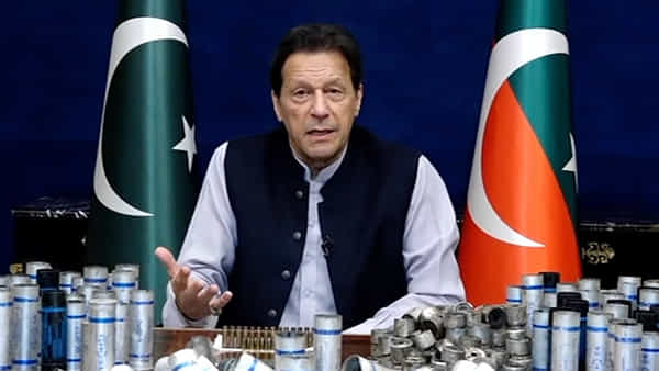 Imran Khan Health:ఇమ్రాన్ ఖాన్ను వెంటాడుతున్న కష్టాలు.. కడుపునొప్పితో ఆస్పత్రి పాలు..