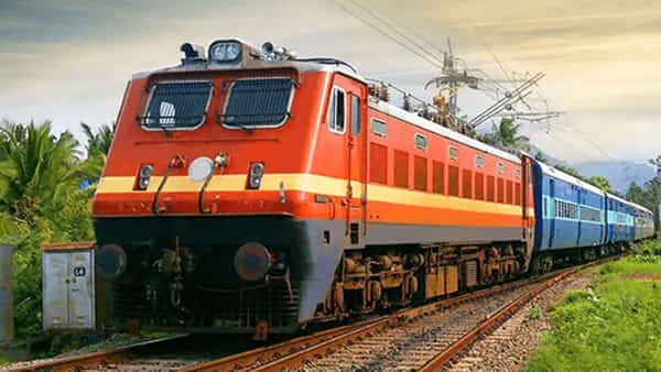 Indian Railways: రైళ్లో ప్రయణిస్తున్నారా.? అయితే మీకు ఈ నిబంధనలు తెలుసేమో చెక్ చేసుకోండి.