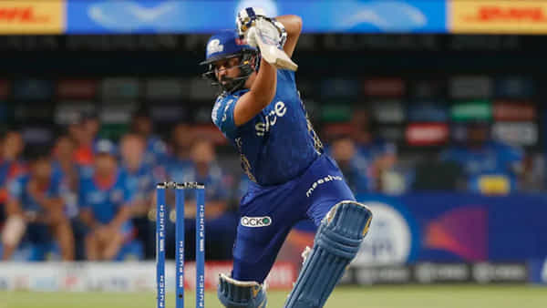 IPL 2023: ముంబై ఫ్యాన్స్కు బ్యాడ్న్యూస్.. బెంగళూర్తో మ్యాచ్కు రోహిత్ శర్మ దూరం?