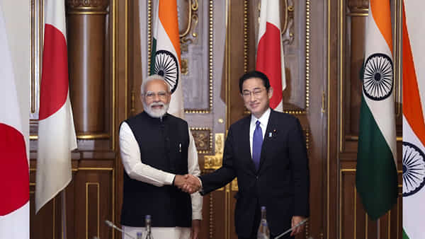 Japanese PM: భారత్లో పర్యటిస్తున్న జపాన్ ప్రధాని ఫుమియో కిషిడా.. పలు కీలక అంశాలపై ఇరు దేశాల చర్చలు..