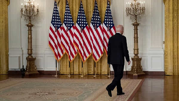 Joe Biden: ప్రెస్మీట్ జరుగుతుండగా మధ్యలోనే వెళ్లిపోయిన జో బైడెన్.. ఎందుకంటే ?