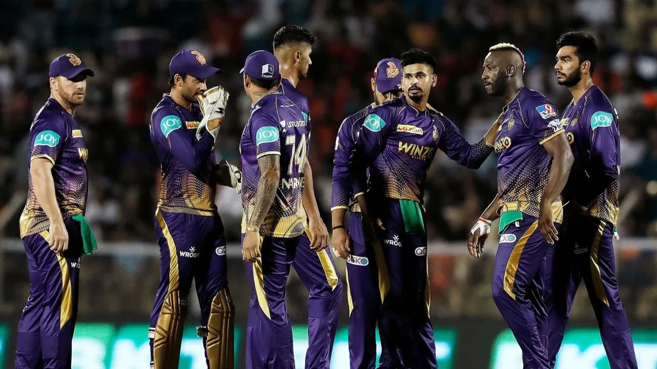 KKR జట్టు: శ్రేయాస్ అయ్యర్ (ప్రస్తుత కెప్టెన్), నితీష్ రాణా, రహ్మానుల్లా గుర్బాజ్, వెంకటేష్ అయ్యర్, ఆండ్రీ రస్సెల్, సునీల్ నరైన్, శార్దూల్ ఠాకూర్, లాకీ ఫెర్గూసన్, ఉమేష్ యాదవ్, టిమ్ సౌతీ, హర్షిత్ రాణా, వరుణ్ చక్రవర్తి, నారాయణన్, నారాయణన్. జగదీసన్, వైభవ్ అరోరా, సుయాష్ శర్మ, డేవిడ్ వీస్, కుల్వంత్ ఖేజ్రోలియా, మన్‌దీప్ సింగ్, లిటన్ దాస్, షకీబ్ అల్ హసన్.