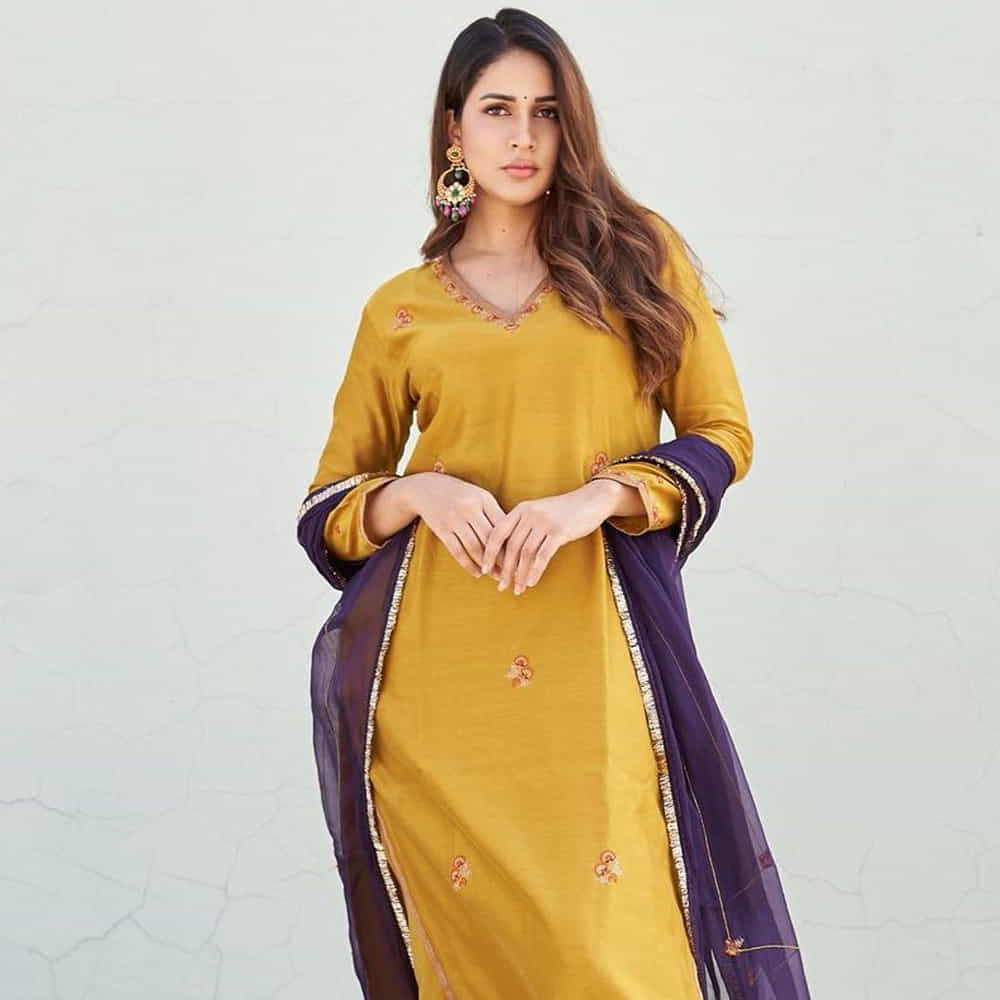 లావణ్య త్రిపాఠి ఫస్ట్ రెమ్యూనరేషన్ ఎంత తెలుసా ?..దాంతో ఏం చేసిందంటే.. 