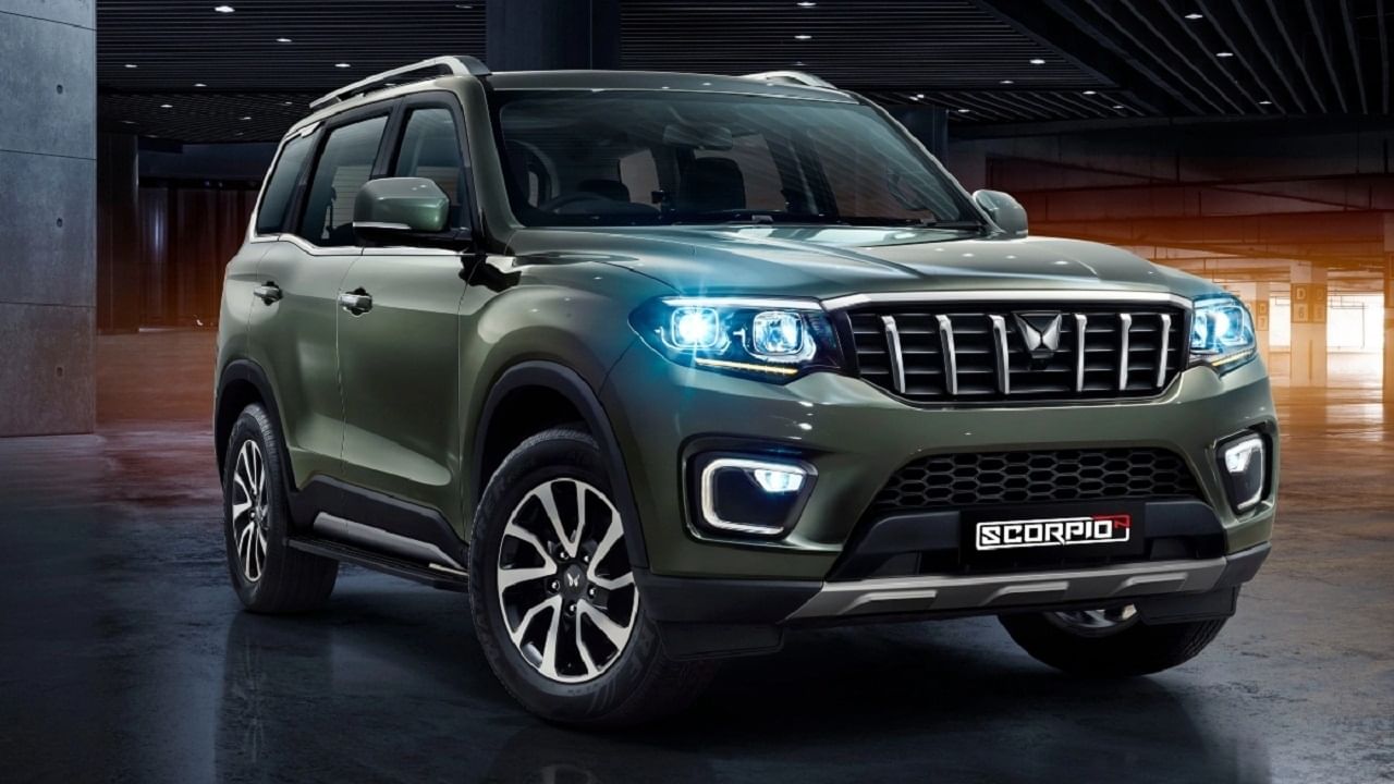 Mahindra Scorpio N:మహీంద్రా స్కార్పియో ఎన్​కు విపరీతమైన డిమాండ్​ కనిపిస్తోంది. అందుకు తగ్గట్టుగానే వెయిటింగ్​ పీరియడ్​ ఎక్కువగా ఉంది. "బిగ్​ డాడీ ఆఫ్​ ఎస్​యూవీస్​" అని దీనికి మహీంద్రా అండ్​ మహీంద్రా క్యాప్షన్​ కూడా ఇచ్చింది. దీని ప్రారంభ ఎక్స్​షోరూం ధర రూ. 12.74లక్షలు.