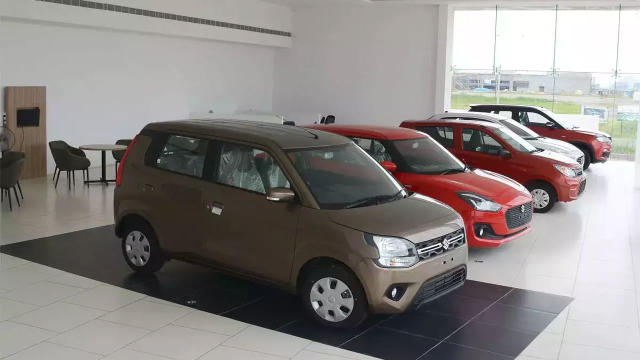 Maruti Suzuki: వాహనదారులకు షాకిచ్చిన మారుతి సుజుకీ.. మళ్లీ ఏప్రిల్‌ నుంచి బాదుడే.. బాదుడు