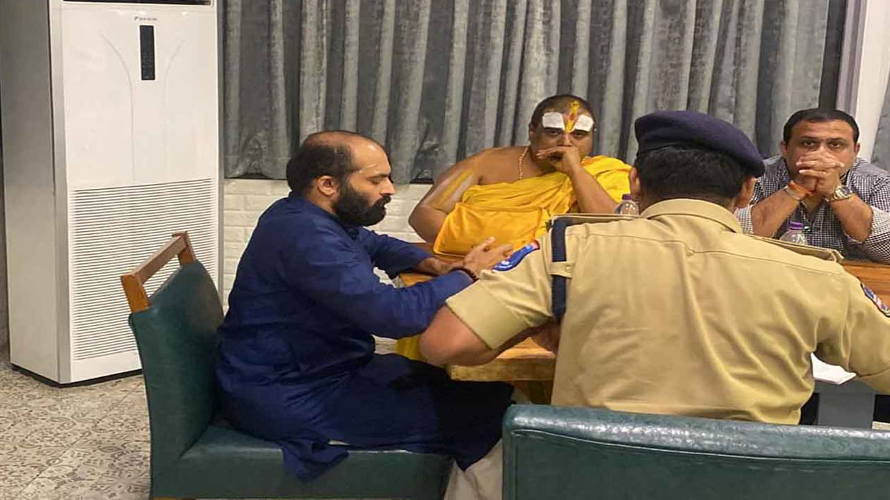 MLA Buying Case: సుప్రీం కోర్టులో ఎమ్మెల్యే ల కొనుగోలు కేసు.. సిట్ విచారణ ఆపేయాలని ఆదేశాలు.. కోర్టుకు రానివారికి నోటీసులు..