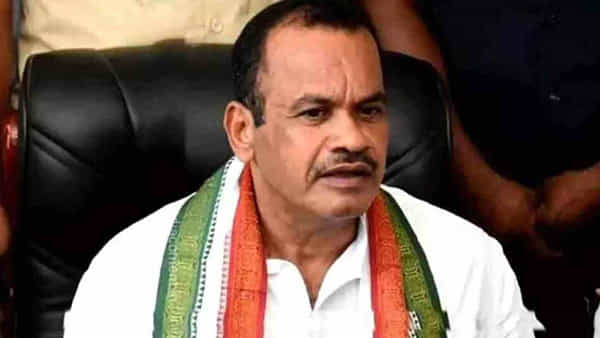 Telangana: పోలీసులకు ఫిర్యాదు చేసిన చెరుకు సుహాస్.. ఎంపీ కోమటిరెడ్డి వెంకట్ రెడ్డిపై కేసు నమోదు..
