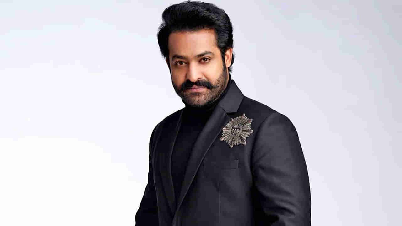 NTR : యంగ్ టైగర్ బాలీవుడ్‌లో సినిమా చేయనున్నారా..? ఆయన అందుకే తారక్ ను కలిశారా..?