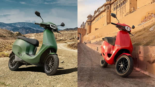 Electric Scooters: విద్యార్థుల కోసం అద్దిరిపోయే ఆఫర్.. సగం ధరకే లభిస్తున్న 2 స్కూటీలు.. త్వరపడండి, సమయం లేదు..
