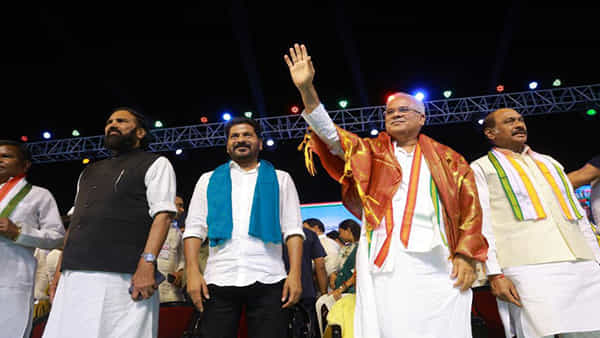 కరీంనగర్ లో కాంగ్రెస్ జోరు.. హాత్ సే హత్ జోడో యాత్ర మొదటి విడత ముగింపు సభ.. అట్టహాసంగా..