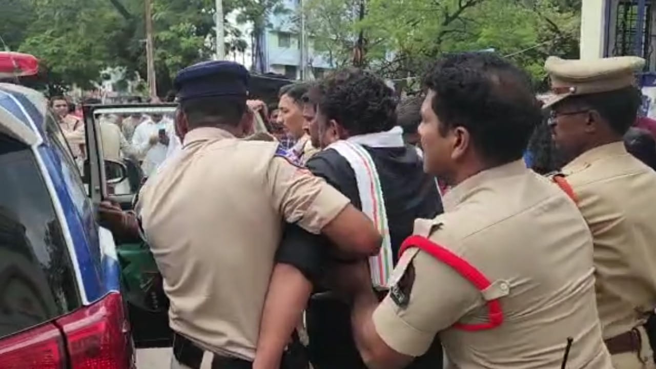 Telangana: అట్టుడుకిన ఉస్మానియా యూనివర్సిటీ.. విద్యార్థి జేఏసీ నేతల అరెస్టులతో తీవ్ర ఉద్రిక్తత..