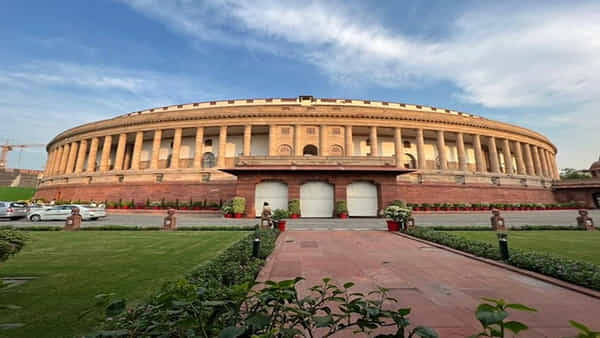 Budget Session 2023: పార్లమెంట్ బడ్జెట్ మలివిడత సమావేశాలకు రంగం సిద్ధం.. బ్రిటన్లో రాహుల్ ప్రకటనపై బీజేపీ.. ఈడీ దాడులపై విపక్షాలు..