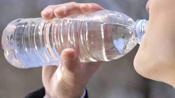 Water Bottles: బాటిళ్లు కావవి.. బ్యాక్టీరియాకు పుట్టినిళ్లు.. రీయూజ్ చేశారా.. ప్రాణంమీదకు తెచ్చుకున్నట్టే..!