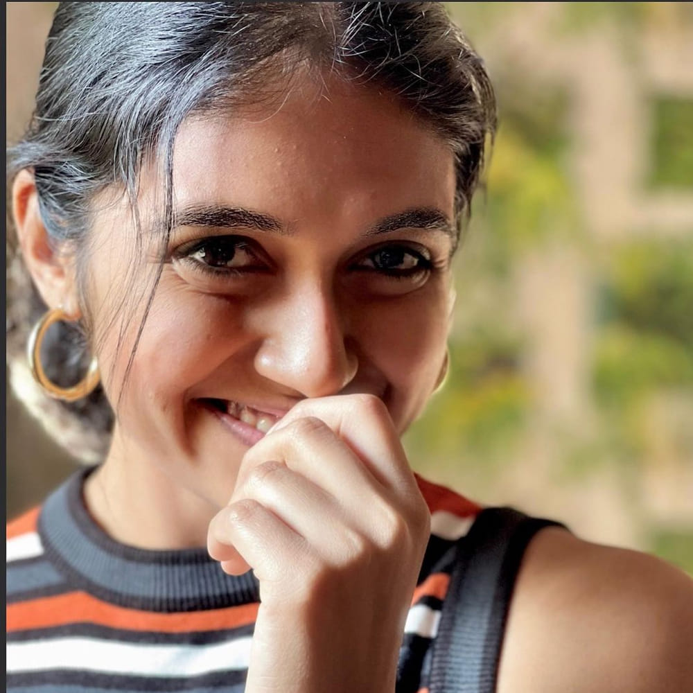 సైరత్ సినిమా చూసిన ఆడియన్స్ .. ఇప్పుడు రింకు రాజ్ గురుని చూసి ఆశ్చర్యపోతున్నారు. ఎంతో బొద్దుగా.. కనిపించిన ఆర్చీ.. ఇప్పుడు ఇలా సన్నగా నాజుగ్గా కనిపించడంతో గుర్తుపట్టడం కష్టమే అంటున్నారు. 