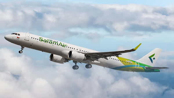 Salam air : 200 మంది ప్రయాణికులతో వెళ్తున్న విమానం.. గాల్లో ఉండగా ఇంజిన్లోంచి పొగలు..!