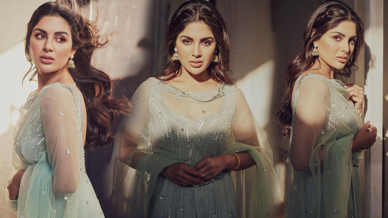 పవర్ స్టార్ పవన్ కళ్యాణ్, రానా దగ్గుబాటి కలిసి నటించిన చిత్రం భీమ్లానాయక్. బాక్సాఫీస్ వద్ద ఈ మూవీకి మంచి రెస్పాన్స్ వచ్చింది. ఇందులో నిత్యామీనన్, సంయుక్త మీనన్ కథానాయికలుగా నటించారు. అయితే ఈ సినిమాతోనే తెలుగు తెరకు పరిచయమైంది సంయుక్త. ఈ చిత్రంలో రానా భార్యగా కనిపించి నటనపరంగా ప్రశంసలు అందుకున్నారు. 	