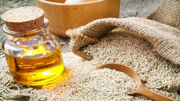 Health Benefits: అన్ని ఆరోగ్య సమస్యలకు నువ్వుల నూనెతో చెక్ పెట్టండి.. ప్రయోజనాలు తెలిస్తే షాకవుతారు..