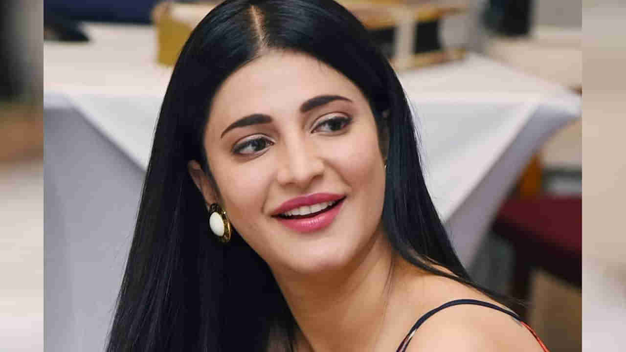 Shruti Haasan: అయ్యో శ్రుతి హాసన్‏కు ఏమైంది.. ఫ్యాన్స్ షాకయ్యే ఫోటో షేర్ చేసిన హీరోయిన్..