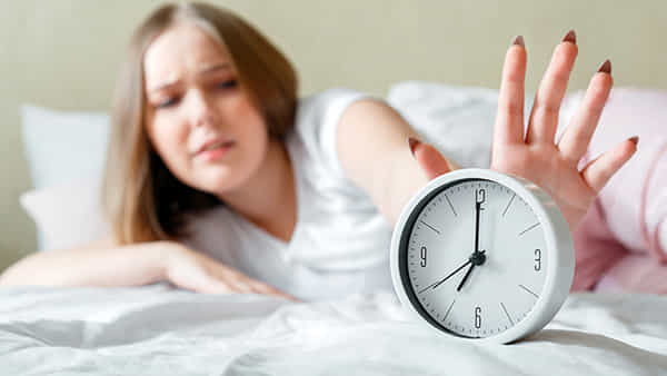 Hypersomnia: అతి నిద్ర వల్ల వచ్చే ఆరోగ్య సమస్యలివే.. ముఖ్యంగా మీ గుండె, మెదడుకు ప్రమాదం.. పూర్తి వివరాలివే..