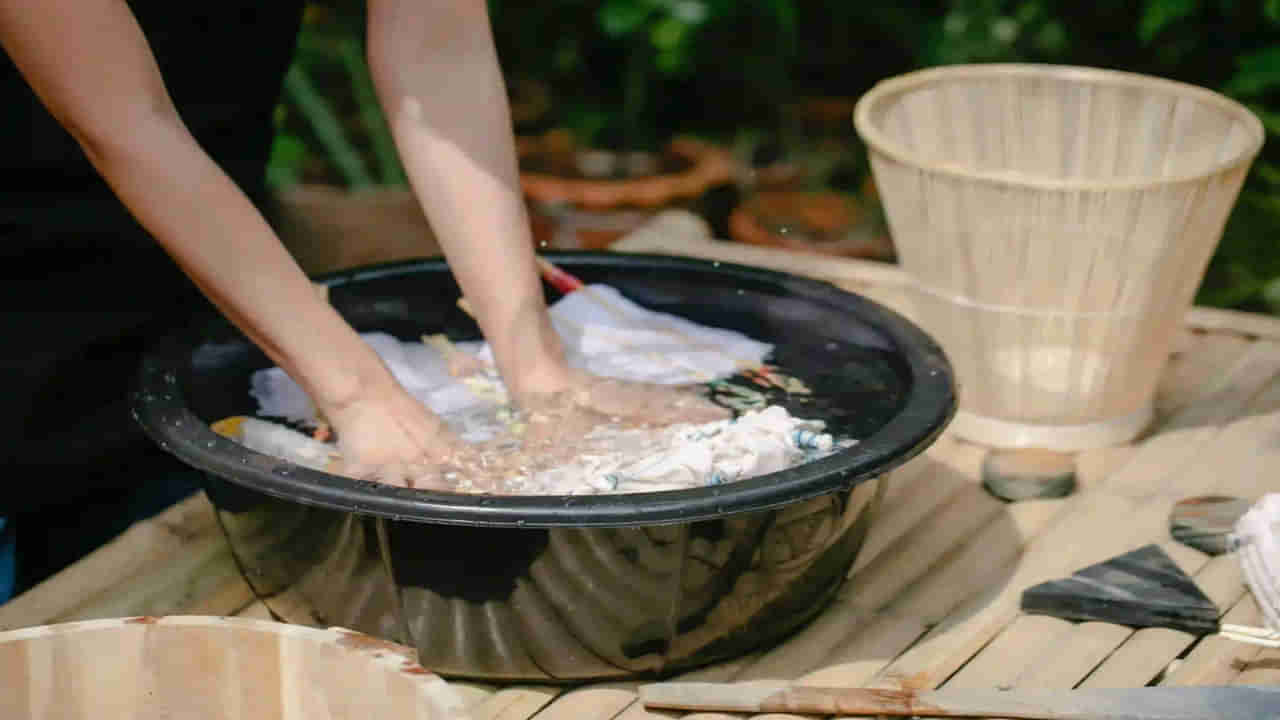 బట్టలను డిటర్జెంట్లో ఎన్ని నిమిషాలు నానబెట్టాలో తెలుసా.. ఇందులో చల్లని నీటికి ఓ లెక్క.. వేడి నీటికి మరో లెక్క..