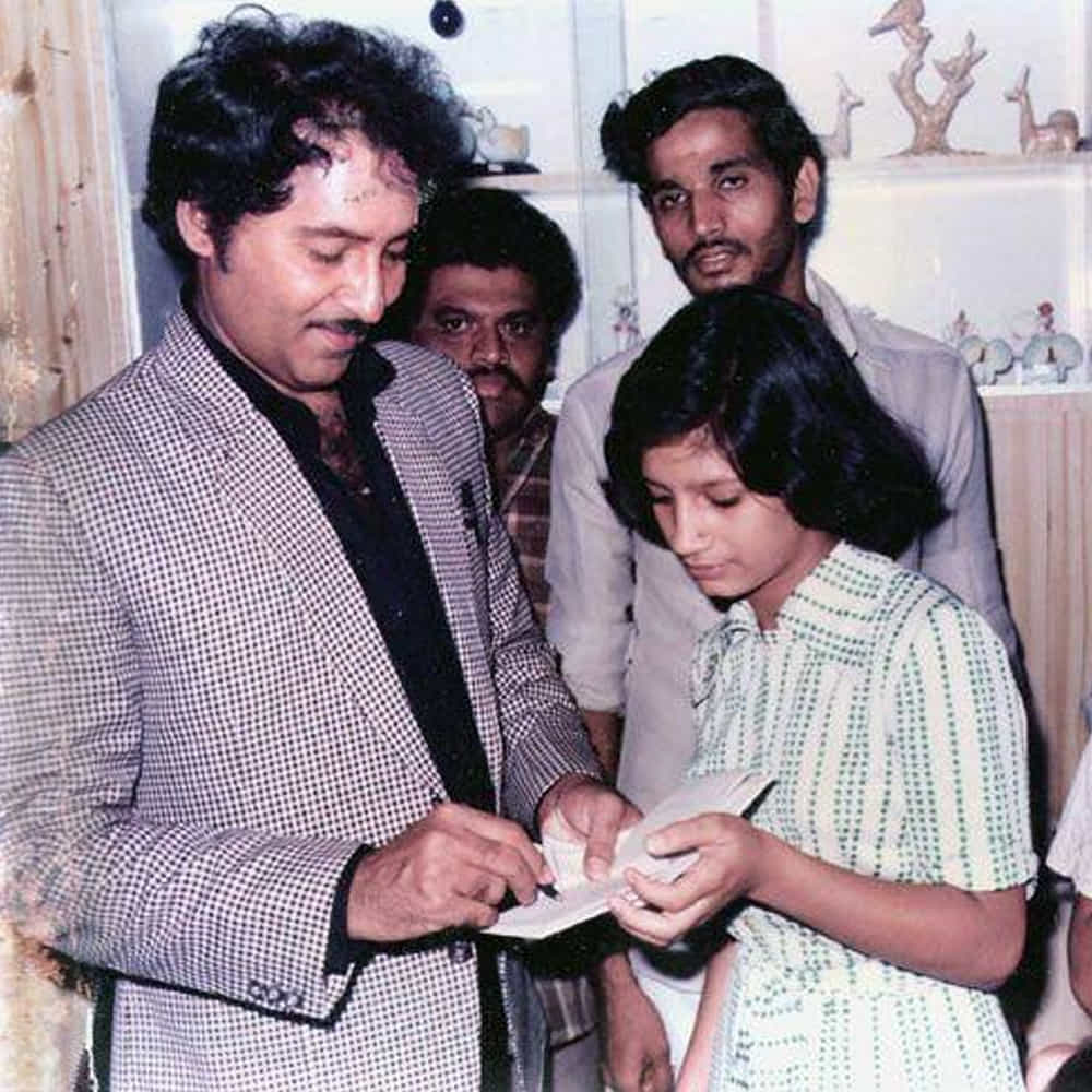 ముఖ్యంగా ఈ హీరోకు లేడీ ఫాలోయింగ్ ఎక్కువగా ఉండేది. కేవలం హీరోయిజం మాత్రమే కాదు.. కథకు ప్రాధాన్యత ఉన్న చిత్రాల్లోనే నటించారు ఆయన.