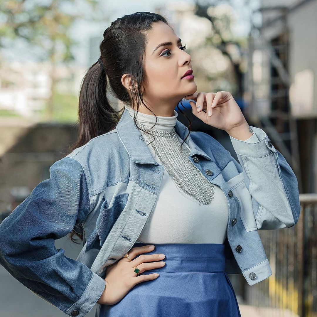 2012లో జులాయిలో సినిమాలో అల్లు అర్జున్ చెల్లిగా నటించింది. 2016లో నేను శైలజ, జెంటిల్ మాన్ వంటి చిత్రాల్లో కూడా కనిపించింది