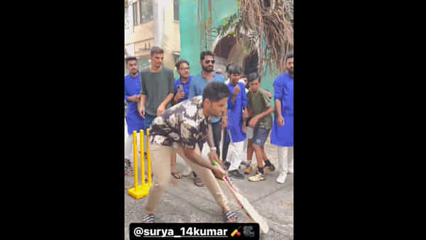 Video: గల్లీ క్రికెట్లో స్కై మెరుపులు.. మరో వెరైటీ షాట్తో జనాలకు షాక్.. వైరల్ వీడియో..