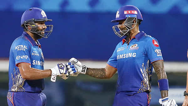 IPL 2023: వరుసగా 3 సార్లు డకౌట్.. కట్ చేస్తే.. కెప్టెన్గా స్కై.. రోహిత్ ఔట్.!