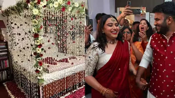 Swara Bhaskar: ఫస్ట్ నైట్ ఫొటోలు షేర్ చేసి షాకిచ్చిన హీరోయిన్.. నెటిజన్ల రియాక్షన్ ఏంటో తెలుసా?
