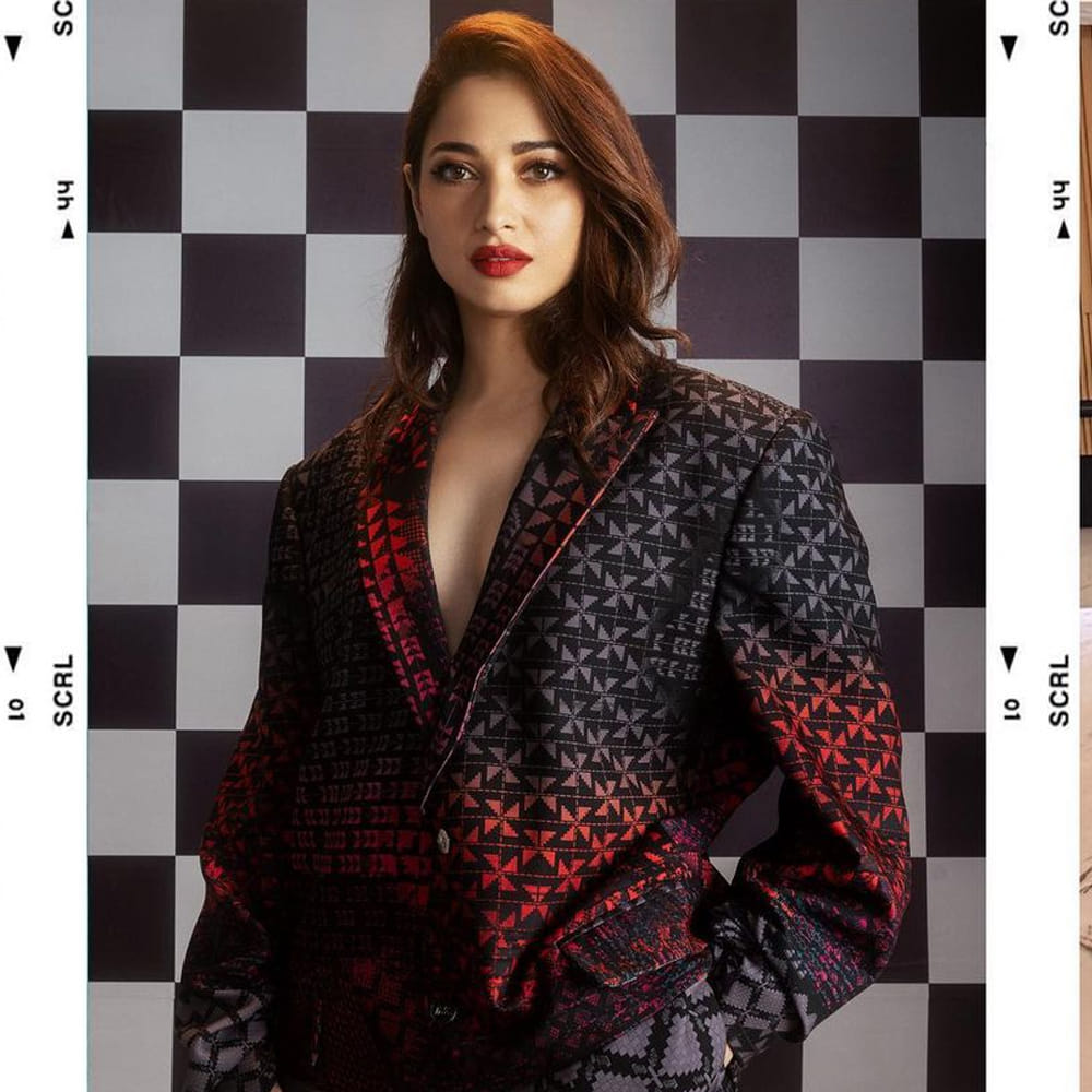 ఇండస్ట్రీకి ఎంట్రీ ఇచ్చి 16 ఏళ్లు గడుస్తోన్న ఇప్పటికీ క్రేజీ ఆఫర్స్‌ దక్కించుకుంటూ దూసుకుపోతోంది అందాల తార తమన్నా. తెలుగు, హిందీ అనే తేడా లేకుండా ఏకంగా చేతిలో 5 సినిమాలతో ఫుల్‌ బిజీగా ఉందీ మిల్కీ బ్యూటీ. ఈ అమ్మడు తాజాగా బీచ్ లో ఇచ్చిన ఫోజులు చూస్తే వావ్ అనాల్సిందే..