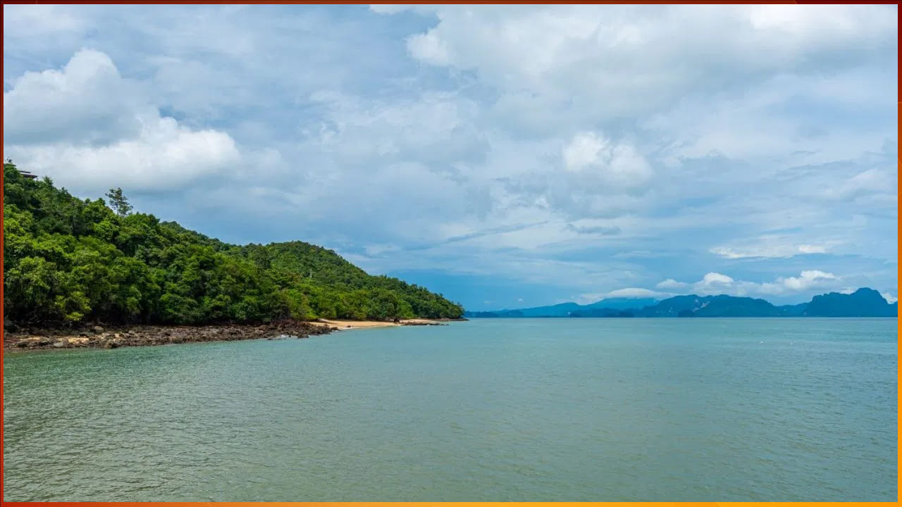 కో యావో నోయి: థాయిలాండ్‌లోని ఈ ప్రదేశం ఇతర రద్దీ ప్రదేశాల కంటే చాలా భిన్నంగా ఉంటుంది. పర్యాటకులు ఇక్కడ విశ్రాంతి తీసుకోవడానికి వస్తారు. మీరు నవంబర్ నుండి ఏప్రిల్ నెలలో ఈ స్థలాన్ని సందర్శించడానికి ప్లాన్ చేసుకోవచ్చు.