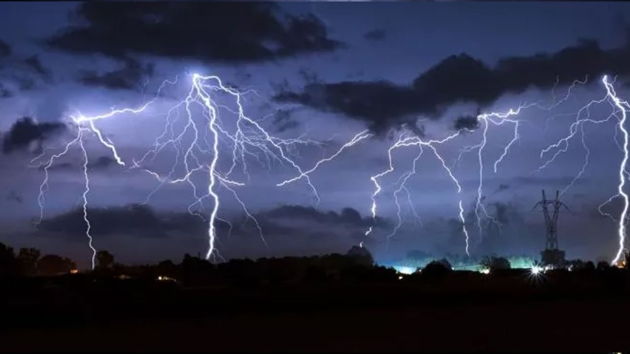 Thunderbolts: ఆకాశం కన్నెర్రజేసింది.. అరగంటలో 5,450 పిడుగులు కురిపించింది.. ఎక్కడంటే