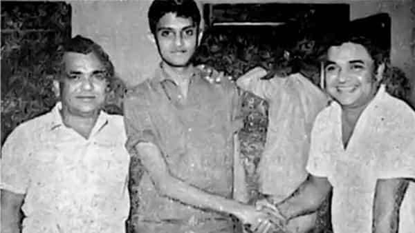 Tollywood: ఈ ఫోటోలోని ముగ్గురూ టాలీవుడ్ లెజెండ్స్.. సెంటర్లోని వ్యక్తి స్వరమహర్షి