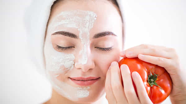 Skinskin care: మెరిసే చర్మం కోసం టమాటా ప్యాక్ని ట్రై చేయండి... అద్భుతం చూస్తారు..! కానీ, బీకేర్ ఫుల్..!!