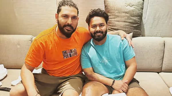 Viral Photo: రిషబ్ పంత్ను కలిసిన టీమిండియా సిక్సర్ల కింగ్.. నెట్టింట్లో వైరలవుతోన్న ఫొటో..