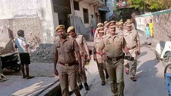 నకిలీ పత్రాలతో పోలీసులకే భూమిని అమ్మిన బీజేపీ నేత.. ఎలా బయట పడిందంటే!