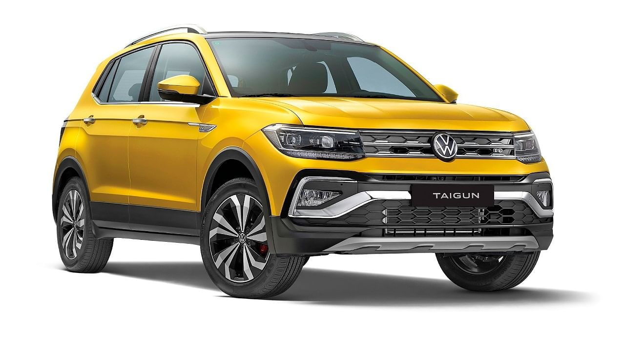 Volkswagen Taigun:స్కోడాకు కుషాక్​ ఉంటే.. వోక్స్​వ్యాగన్​కు టైగన్​ ఉంది! వోక్స్​వ్యాగన్​కు బెస్ట్​ సెల్లింగ్​ మోడల్​గా ఈ టైగన్​ కొనసాగుతోంది. దీని ప్రారంభ ఎక్స్​షోరూం ధర రూ. 11.56లక్షలు. ఇందులో రెండు పెట్రోల్​ ఇంజిన్​ ఆప్షన్స్​ ఉన్నాయి.