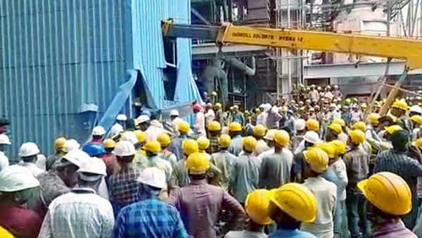 Andhra Pradesh: ఎన్టీఆర్ జిల్లాలో ఘోర ప్రమాదం.. లిఫ్ట్ వైర్ తెగి ఇద్దరు మృతి..