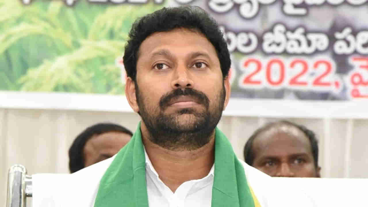 Andhra Pradesh: ఎంపీ అవినాష్ రెడ్డికి సీబీఐ నోటీసులు.. సోమవారం విచారణకు హాజరు కావాలని ఆదేశం..