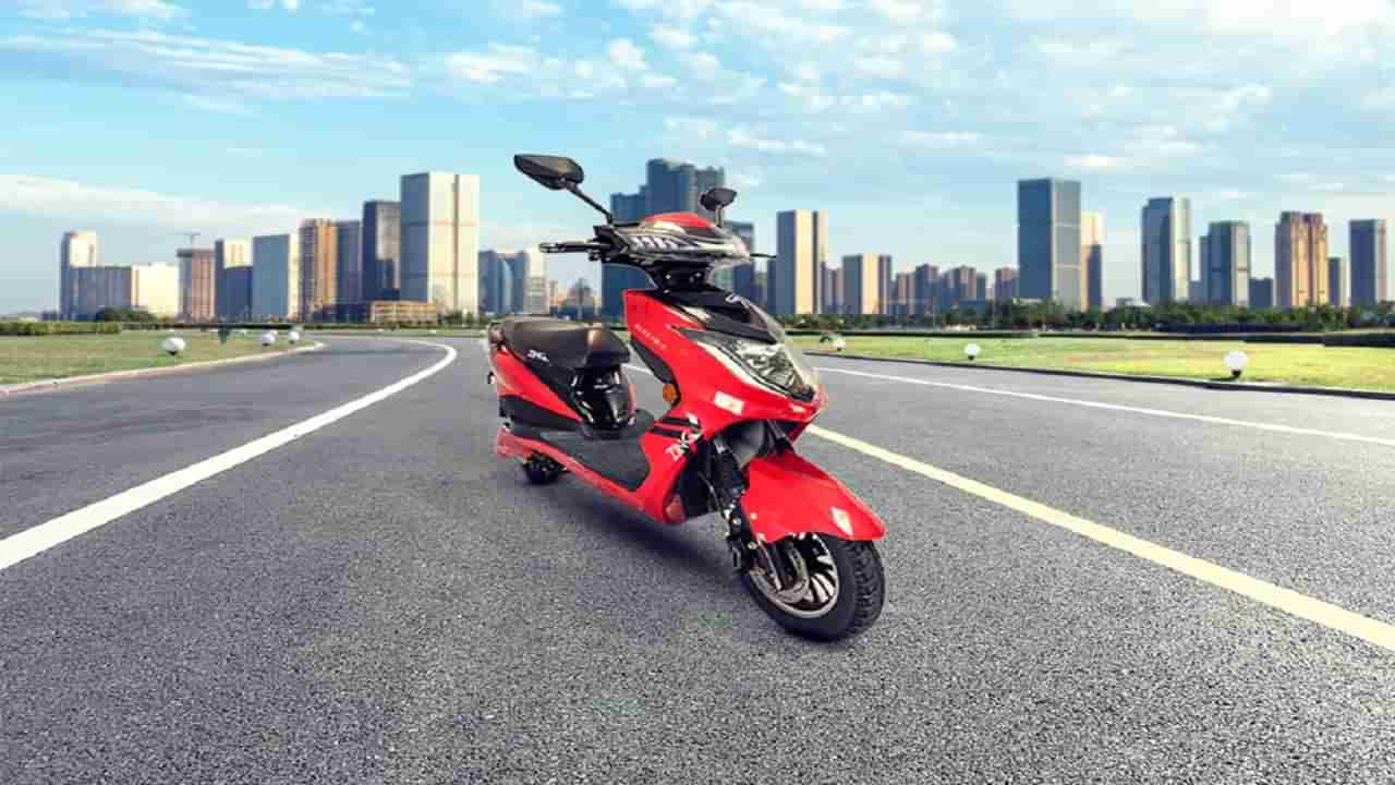 EV Scooters: మార్కెట్‌లోకి Kinetic Zing.. నో లైసెన్స్.. నో రిజిస్ట్రేషన్.. రోడ్లపైకి రయ్..రయ్..