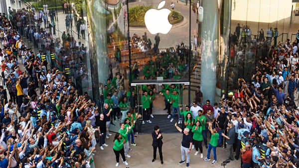 Apple Store: భారతదేశంలోని ఆపిల్ స్టోర్ ఉద్యోగుల నెలవారీ జీతం తెలిస్తే షాకవుతారు
