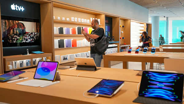 iPhone EMI: మీరు యాపిల్ ఫోన్ కొనాలనుకుంటున్నారా? ఈఎంఐ ప్లాన్తో సొంతం చేసుకోండి