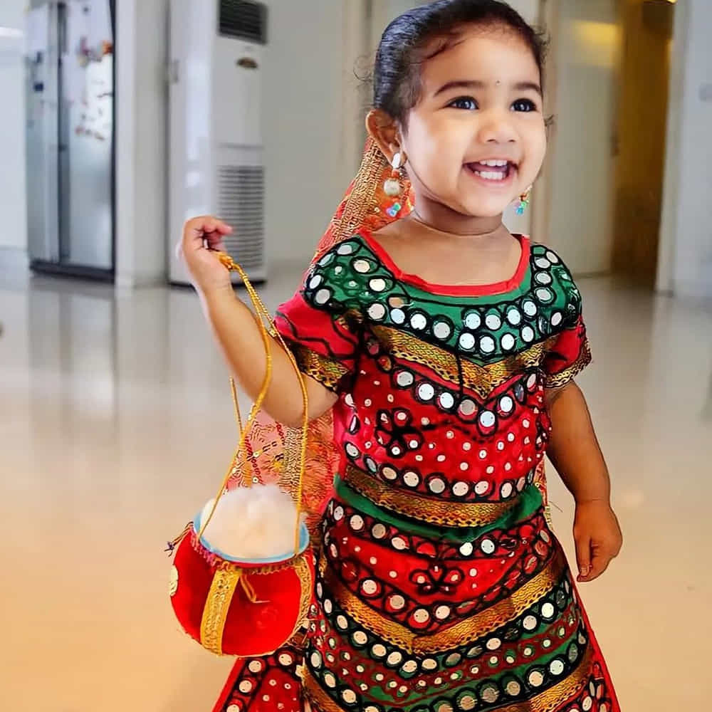 ఇక మొదటి సినిమాతోనే వెండితెరపై అర్హ అద్భుతం చేయబోతున్నట్లు తెలుస్తోంది. నిజానికి అర్హ చాలా చురుకైన చిన్నారి.