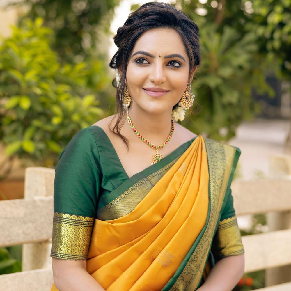 మీటర్ సినిమా అంతగా ఆకట్టుకోకపోయినా.. తెలుగులో మాత్రం అతుల్య రవికి మంచిగానే ఆఫర్స్ వస్తున్నట్లు తెలుస్తోంది. మరీ చూడాలి ఈ ముద్దుగుమ్మ టాలీవుడ్ రాణిస్తుందా అనేది. 