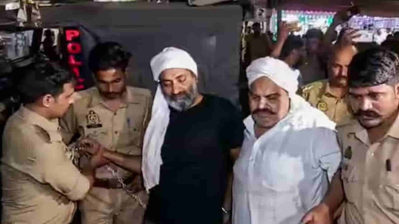 Atiq Ahmad Shot Dead: గ్యాంగ్స్టర్ అతిక్ అహ్మద్ సోదరుల హత్య.. పాయింట్ బ్లాంక్ రేంజ్లో దుండగులు కాల్పులు..