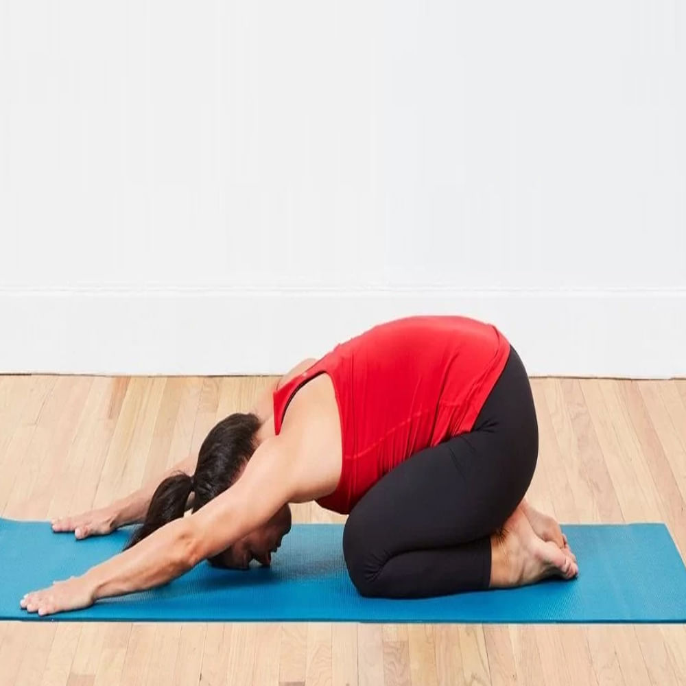 బాలసనం - ముందుగా యోగా మ్యాట్‌పై వజ్రాసనంలో కూర్చొని .. చేతులను ముందుకి చాచాలి. ఆ తర్వాత మీ తల నేలపై తాకేలా చేయాలి. ఈ భంగిమలో కొంత సేపు ఉండి.. ఆ తర్వాత ప్రారంభ స్థానానికి తిరిగి రావాలి. ఈ భంగిమలను యోగా గురువుల సహాయం తీసుకోని చేయడం మంచిది.