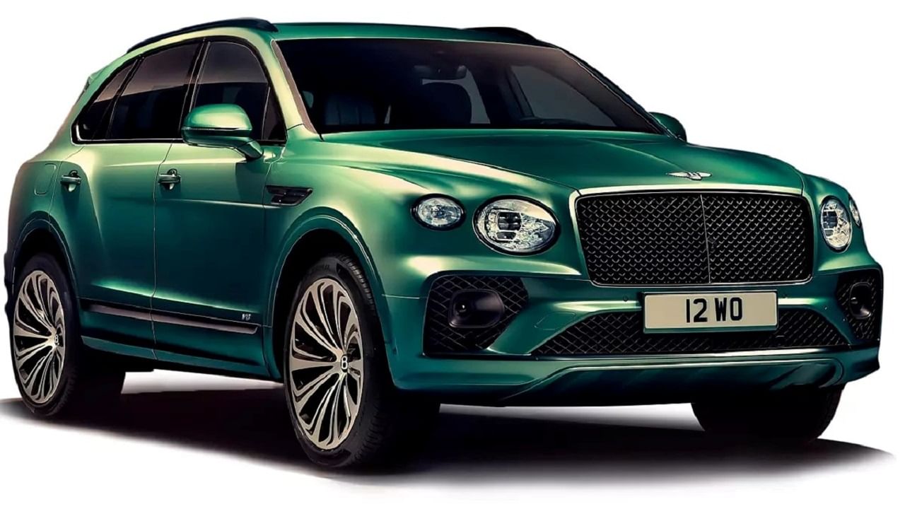 బెంట్లీ బెంటాయ్గా (Bentley Bentayga) బెంట్లీ మార్క్యూ లైనప్‌లో ఉన్న ఏకైక ఎస్యూవీఇది.  అంబానీ గ్యారేజీలో ఉన్న ఈ కారు ఆకాష్ అంబానీకి చెందినదిగా చెబుతారు. ఇది బ్రిటిష్ గ్రీన్ షేడ్‌లో ఉంది. అద్దాలు వాటి తలుపులపై కార్బన్-ఫైబర్ ఫినిష్ను కలిగి ఉంటాయి. 6.0-లీటర్ V12 ఇంజన్ 600bhp, 900 Nm టార్క్‌ను ఉత్పత్తి చేస్తుంది. దీని ధర రూ. 3.85 కోట్లు.