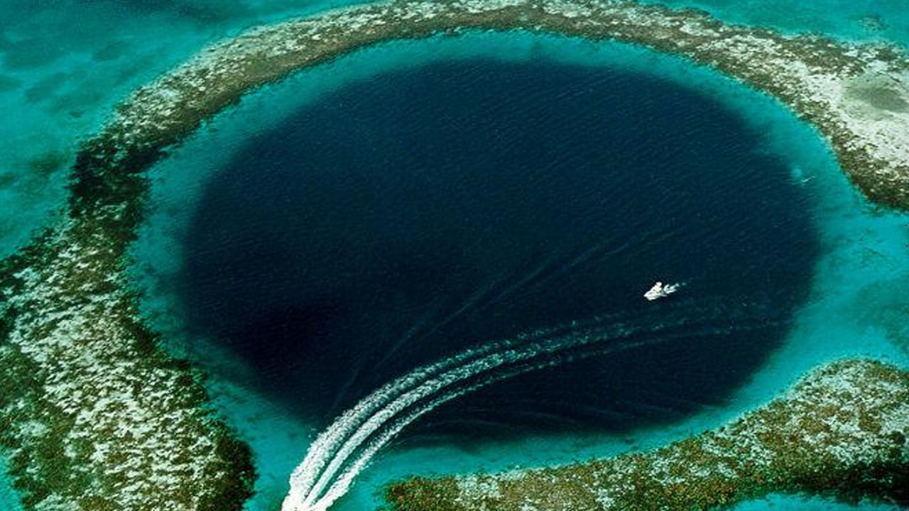 Blue Hole: మెక్సికో సముద్రగర్భంలో 900 అడుగుల లోతైన భారీ బిలం.. ప్రపంచంలోనే రెండోదిగా గుర్తింపు..